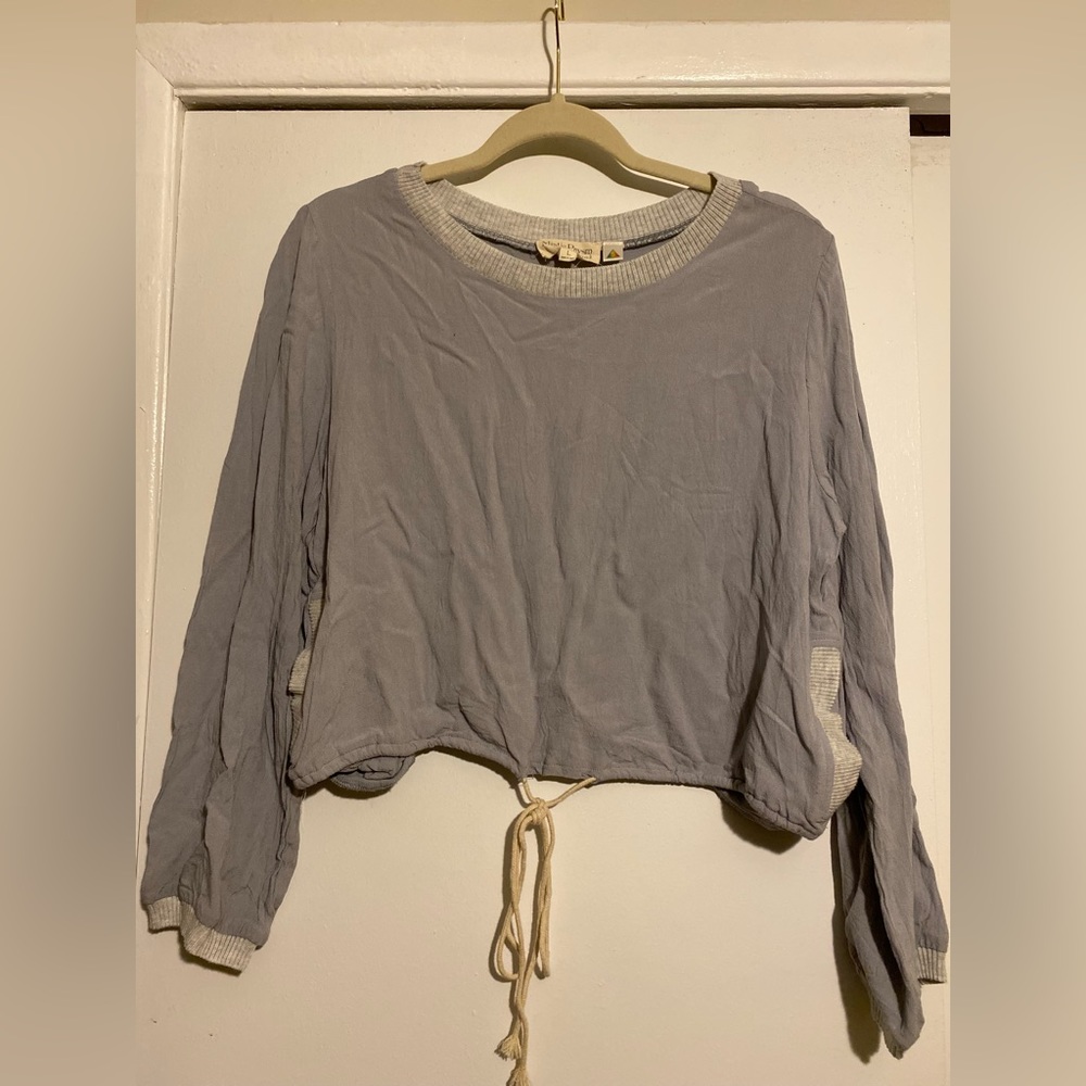 Mistic Prysm by Listicle light blue cropped shirt